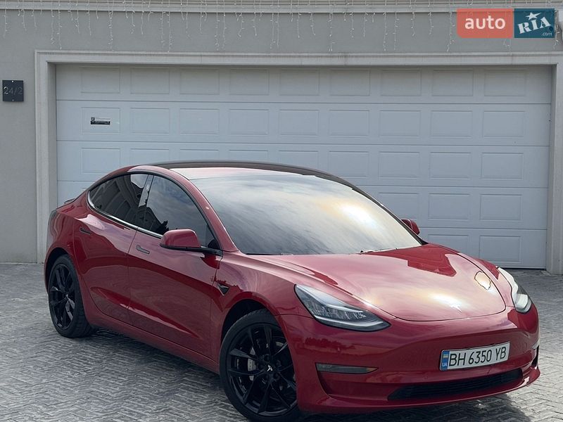 Седан Tesla Model 3 2018 в Одесі