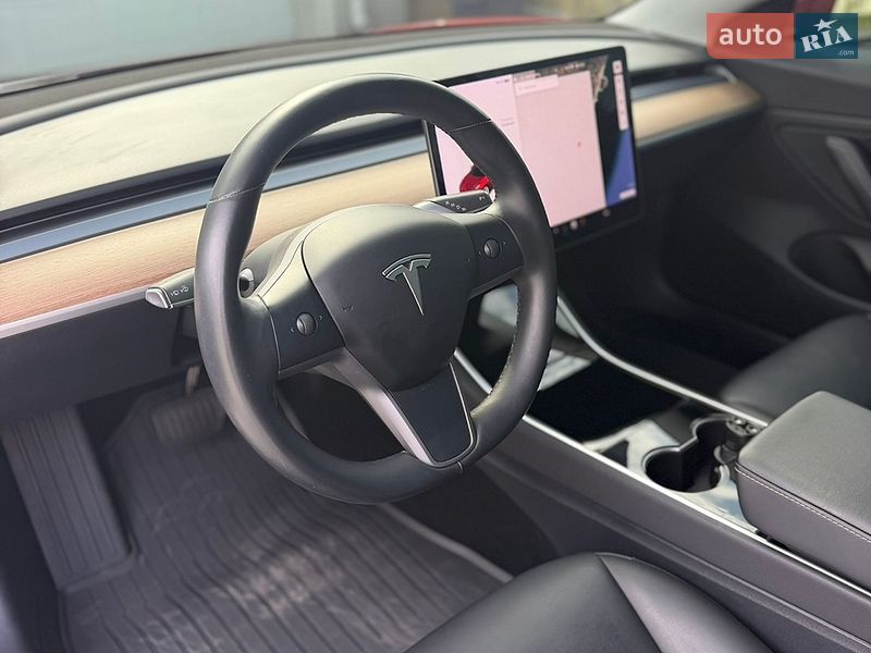 Седан Tesla Model 3 2018 в Одесі