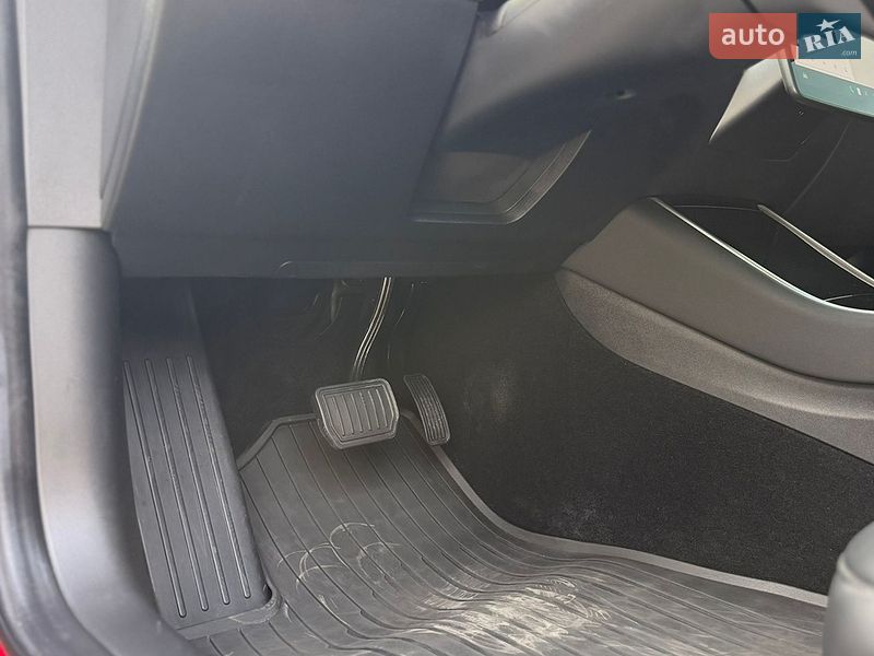 Седан Tesla Model 3 2018 в Одесі