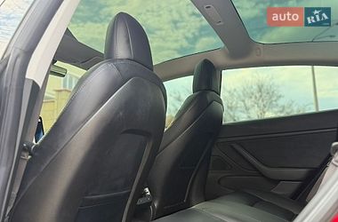 Седан Tesla Model 3 2018 в Одесі