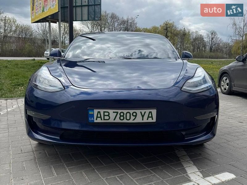 Седан Tesla Model 3 2018 в Виннице