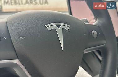 Седан Tesla Model 3 2023 в Тернополі
