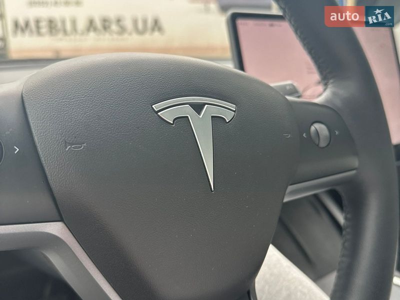 Седан Tesla Model 3 2023 в Тернополі