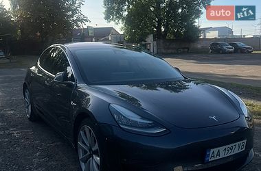 Седан Tesla Model 3 2018 в Вишневому