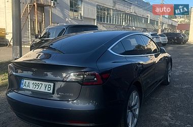 Седан Tesla Model 3 2018 в Вишневому