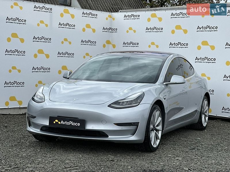 Седан Tesla Model 3 2018 в Луцке