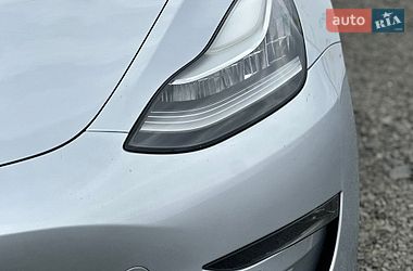 Седан Tesla Model 3 2018 в Луцке