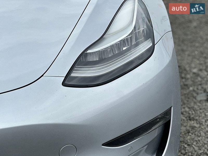 Седан Tesla Model 3 2018 в Луцке