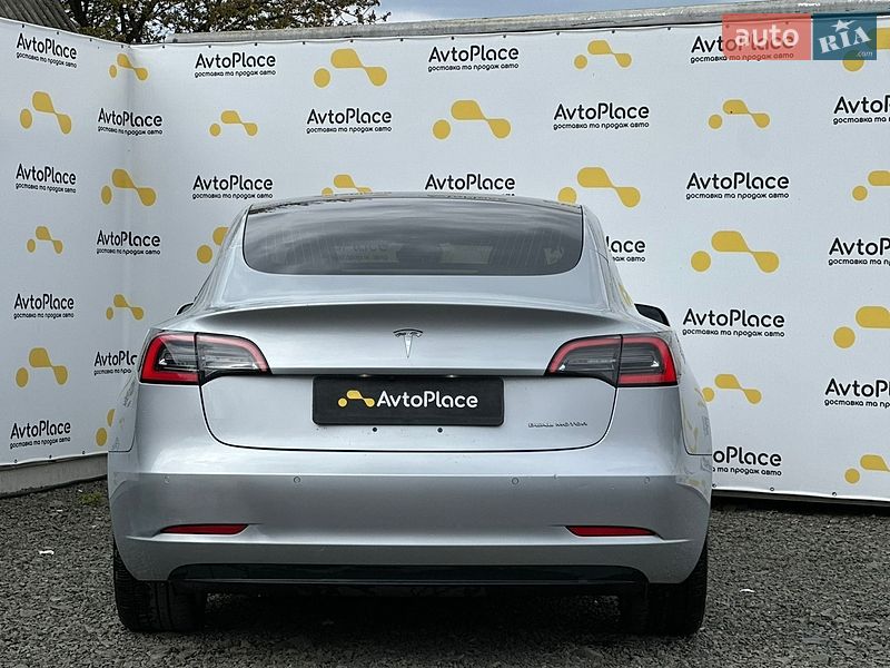 Седан Tesla Model 3 2018 в Луцке