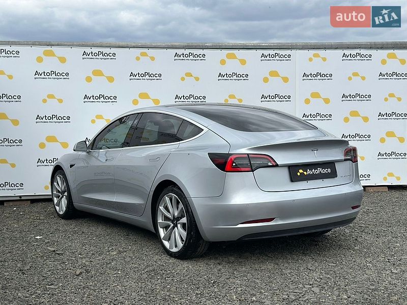Седан Tesla Model 3 2018 в Луцке