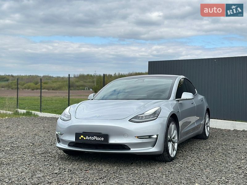 Седан Tesla Model 3 2018 в Луцке