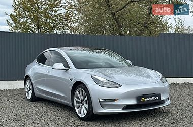 Седан Tesla Model 3 2018 в Луцке