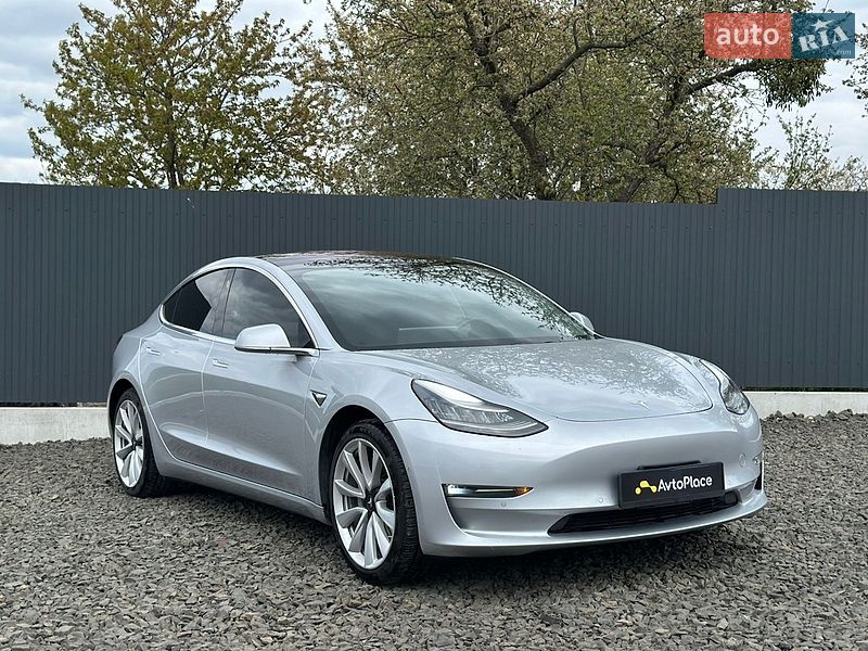 Седан Tesla Model 3 2018 в Луцке
