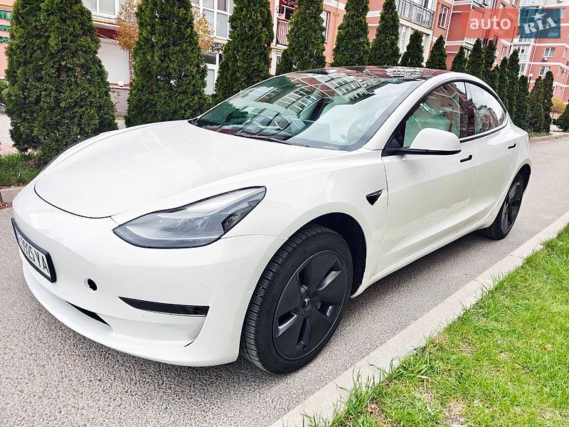 Седан Tesla Model 3 2021 в Дніпрі