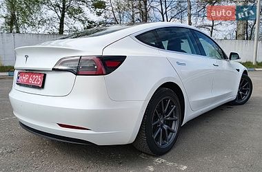 Седан Tesla Model 3 2020 в Киеве