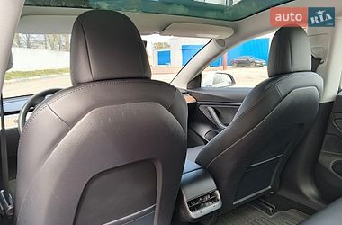 Седан Tesla Model 3 2020 в Киеве