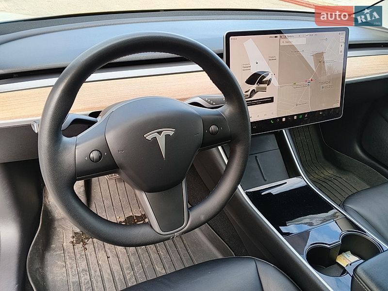 Седан Tesla Model 3 2020 в Киеве