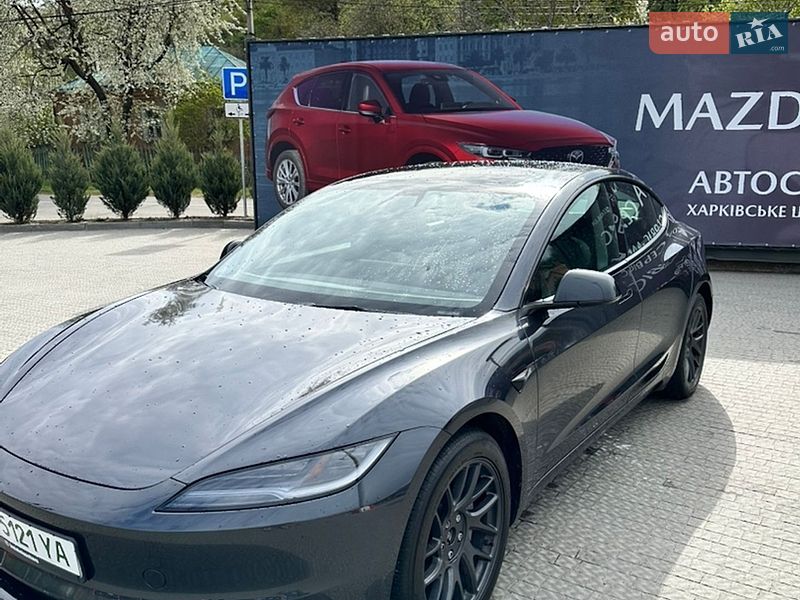 Седан Tesla Model 3 2024 в Полтаве