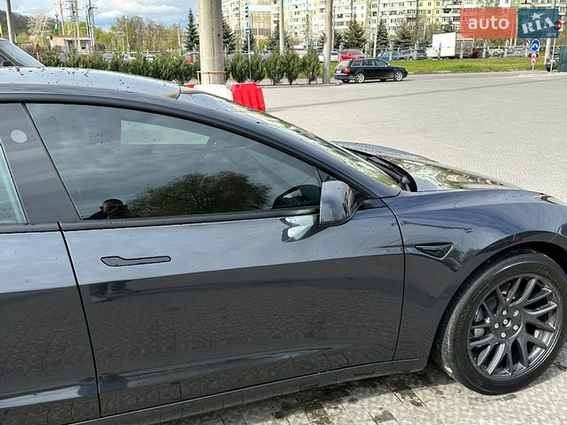 Седан Tesla Model 3 2024 в Полтаве