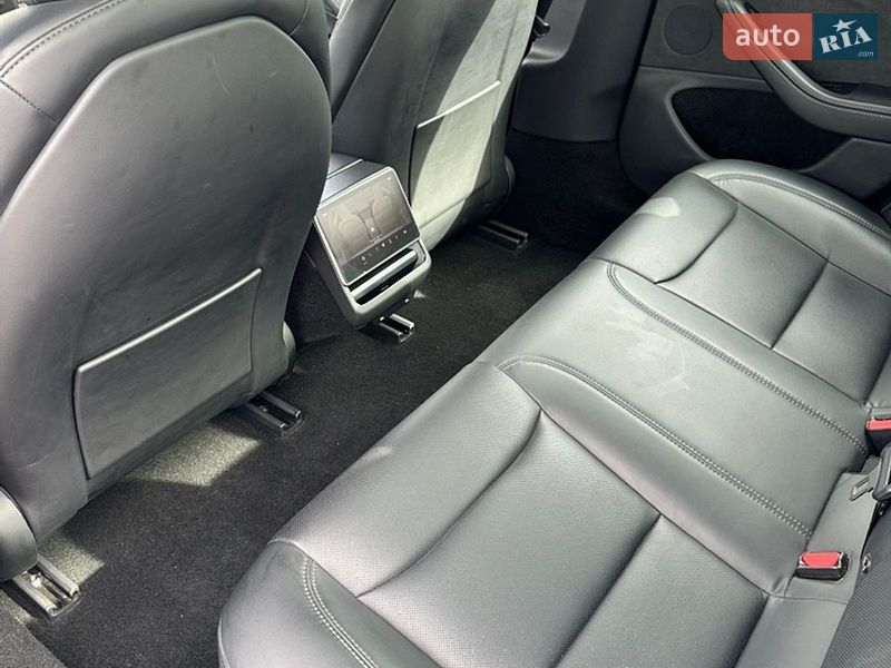 Седан Tesla Model 3 2024 в Полтаве