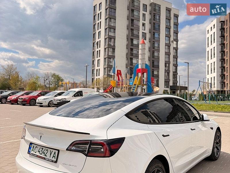 Tesla Model 3 2022
