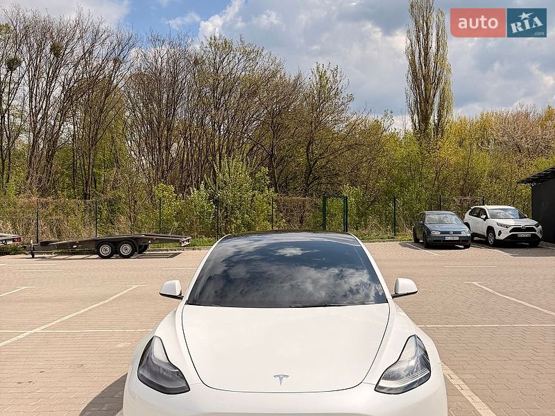 Седан Tesla Model 3 2022 в Луцке