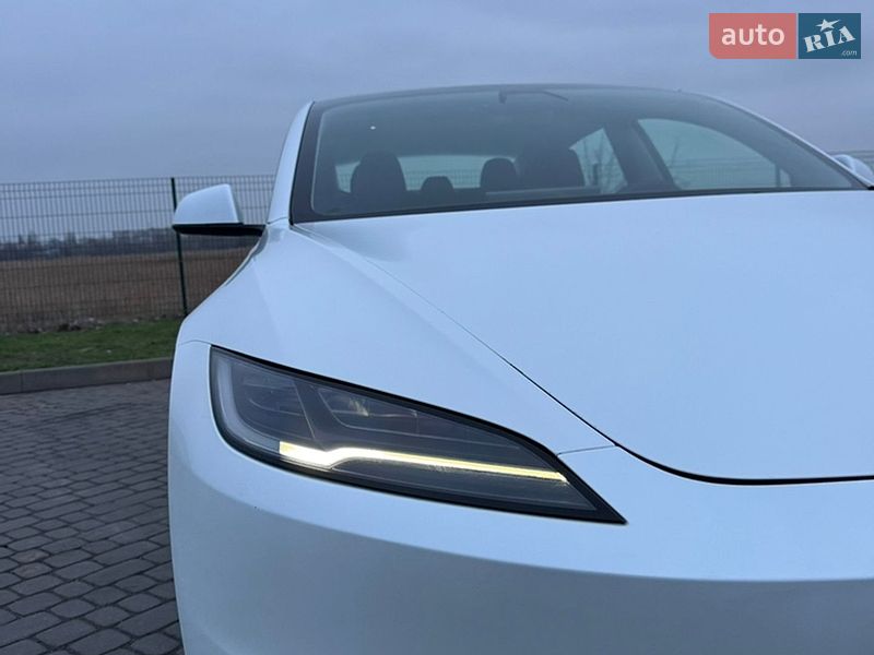 Седан Tesla Model 3 2024 в Днепре