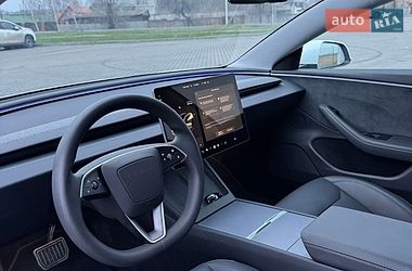 Седан Tesla Model 3 2024 в Днепре