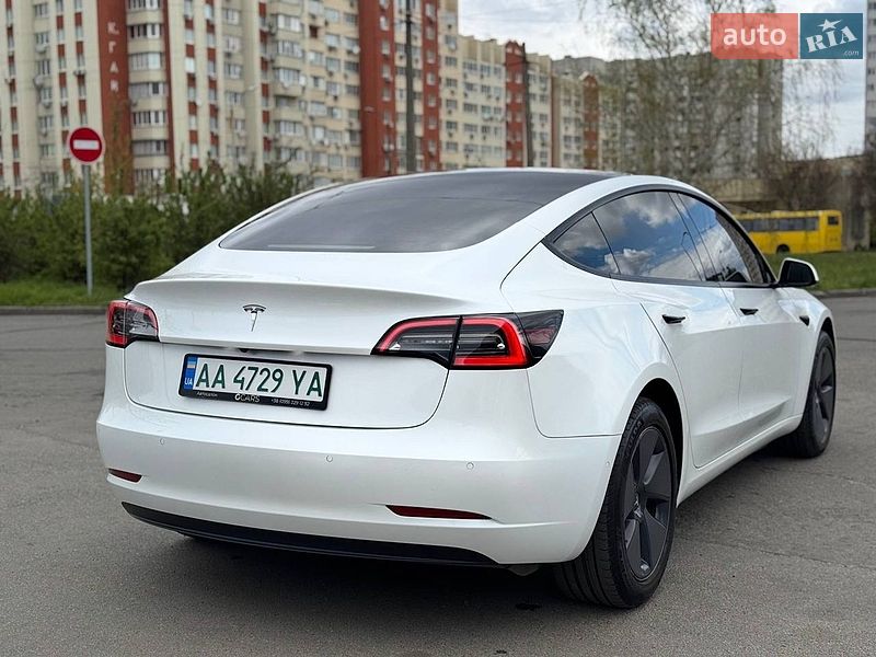 Седан Tesla Model 3 2020 в Києві