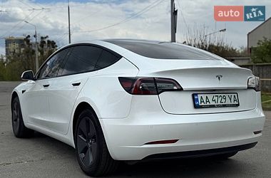 Седан Tesla Model 3 2020 в Києві