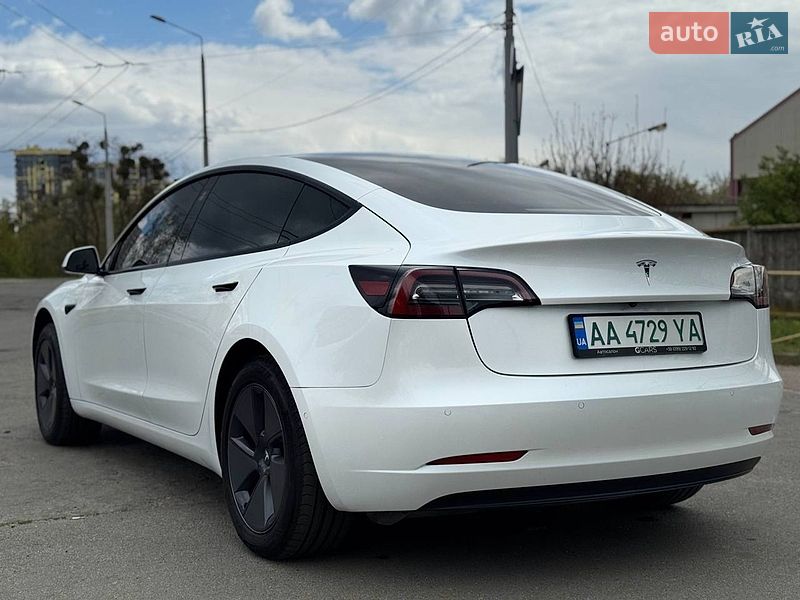 Седан Tesla Model 3 2020 в Києві