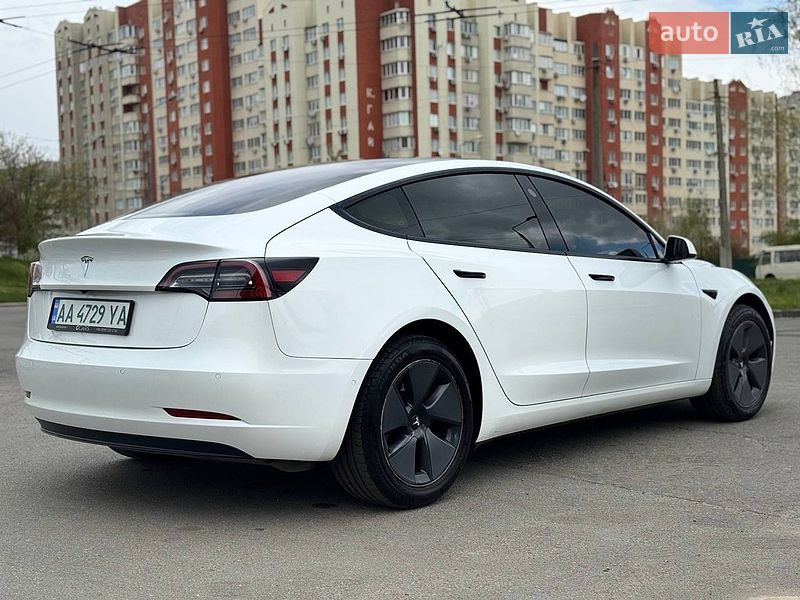 Седан Tesla Model 3 2020 в Києві