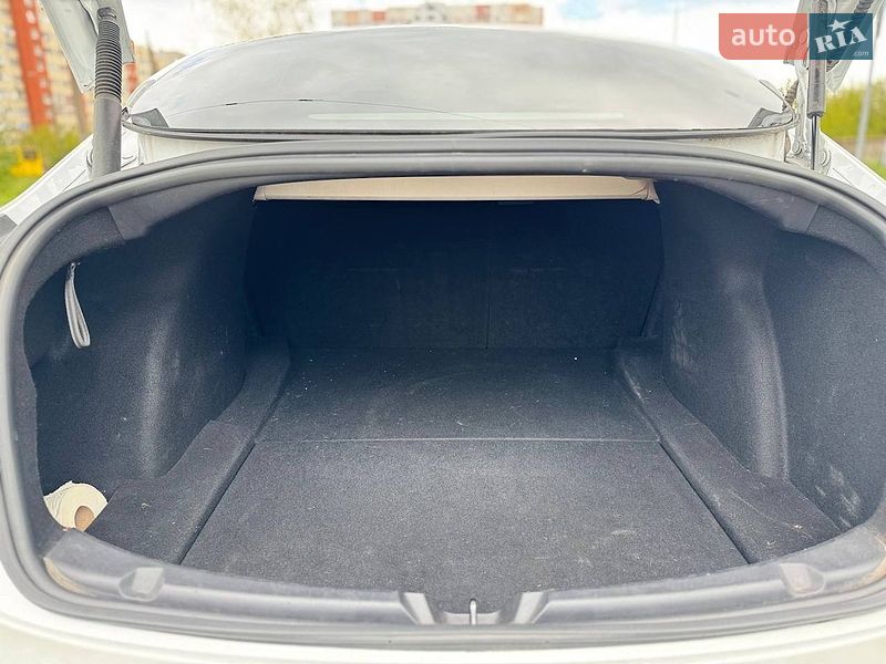 Седан Tesla Model 3 2020 в Києві