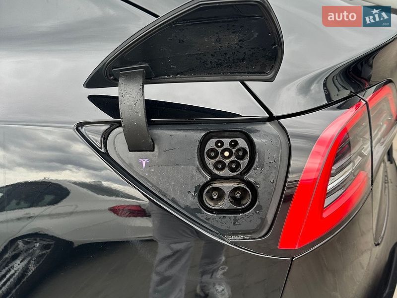 Седан Tesla Model 3 2019 в Киеве