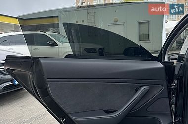 Седан Tesla Model 3 2019 в Киеве