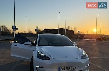 Седан Tesla Model 3 2023 в Києві