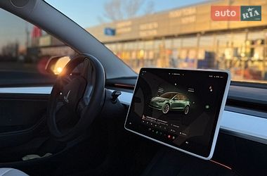 Седан Tesla Model 3 2023 в Києві