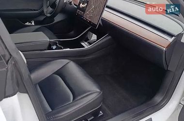 Седан Tesla Model 3 2019 в Киеве