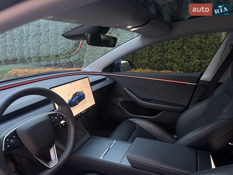 Седан Tesla Model 3 2024 в Києві