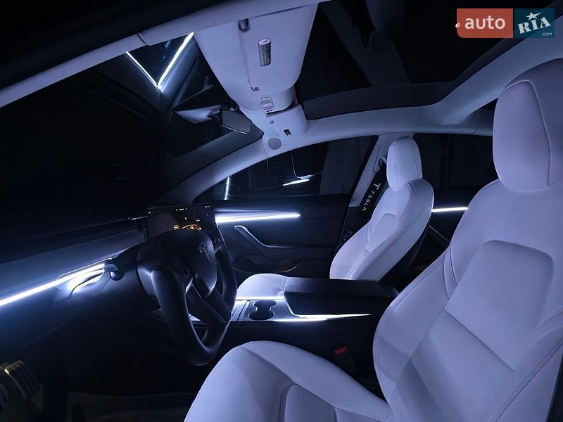 Седан Tesla Model 3 2022 в Києві