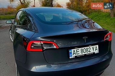 Седан Tesla Model 3 2022 в Кривом Роге