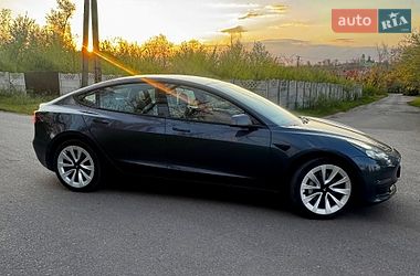 Седан Tesla Model 3 2022 в Кривом Роге