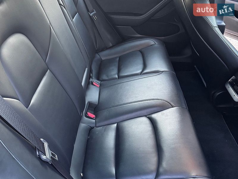 Седан Tesla Model 3 2022 в Кривом Роге