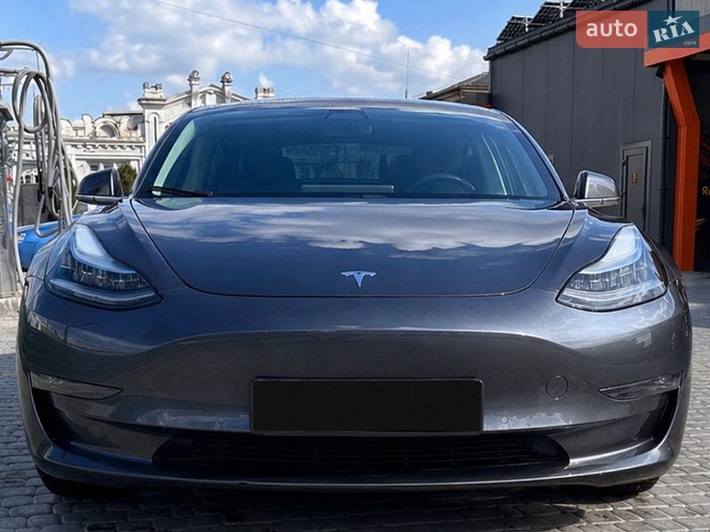 Tesla Model 3 2019
