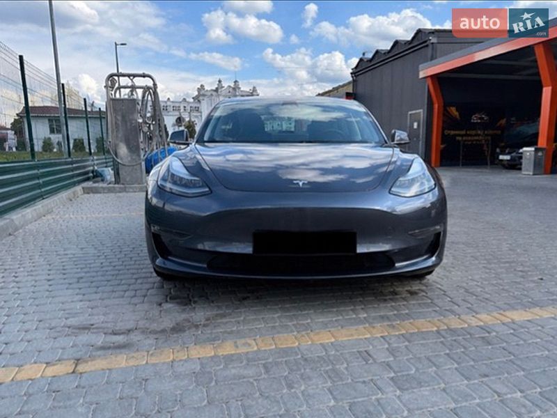 Седан Tesla Model 3 2019 в Кропивницькому