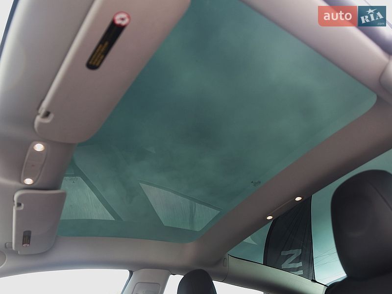 Седан Tesla Model 3 2021 в Киеве