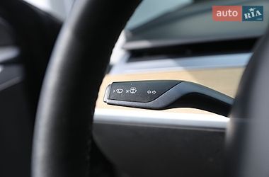 Седан Tesla Model 3 2021 в Киеве