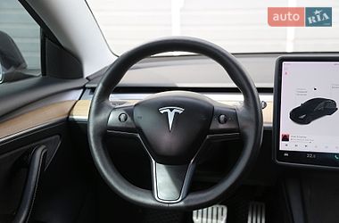 Седан Tesla Model 3 2021 в Киеве