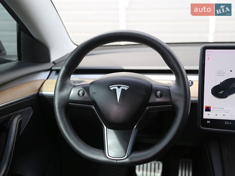 Седан Tesla Model 3 2021 в Киеве