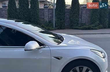 Седан Tesla Model 3 2020 в Киеве